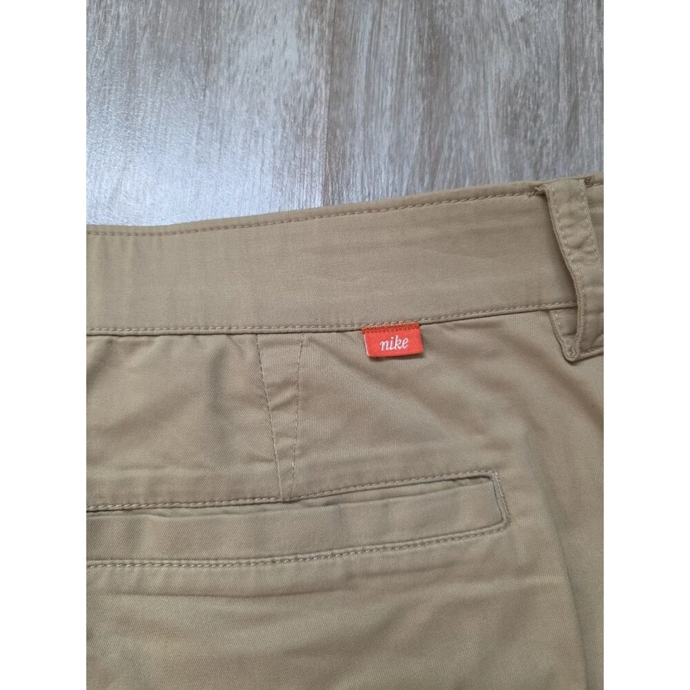 Nike Dri-FIT Men’s Khaki Chino Golf Shorts Tan Flat Front Size 40x7 GUC